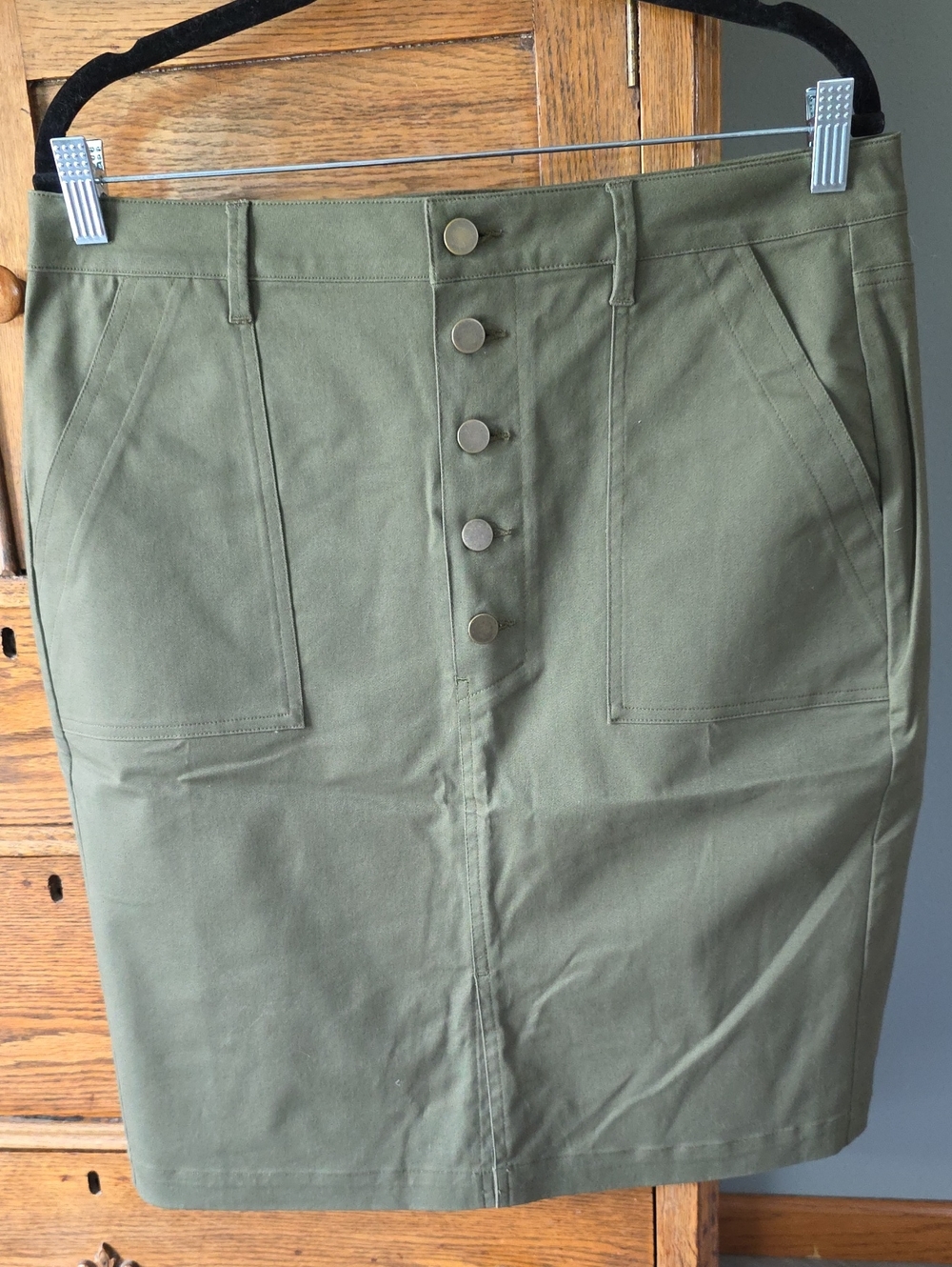 🌿 LOFT Olive Green Button-Front Midi Skirt Size 12